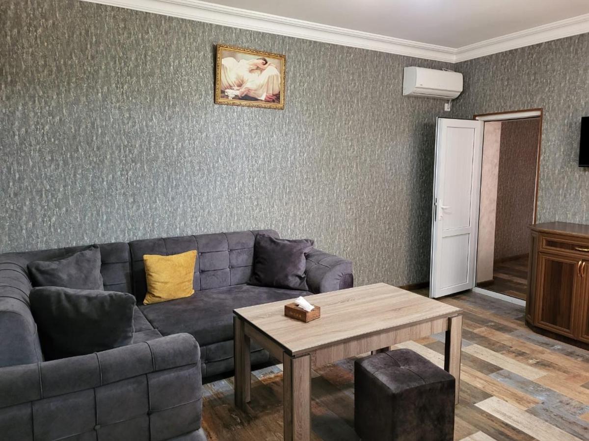 Ralina Restaurant And Hotel Davalinskiy Tsemzavod エクステリア 写真